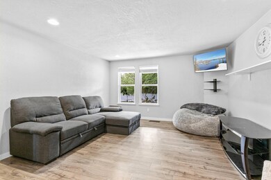 3439 Snowy Butte Ln, Central Point, OR 97502 - photo 7