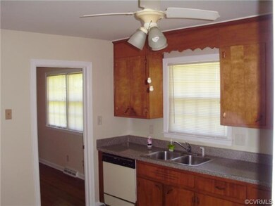 Eat-In Kitchen