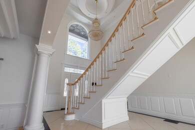 Grand center stairway