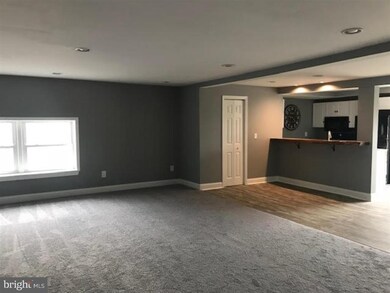 411 Grosstown Rd unit B, Stowe, PA 19464 - photo 3