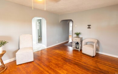 844 W Frank St, Mitchell, IN 47446 - photo 5