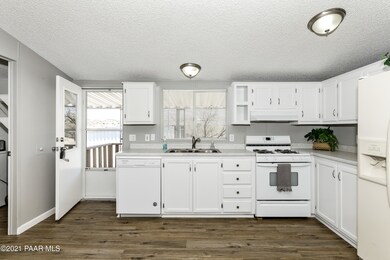 006_Kitchen