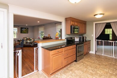 29 Sutton St, Uxbridge, MA 01569 - photo 4