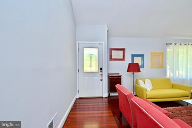 8634 Reseca Ln, Springfield, VA 22152 - photo 2