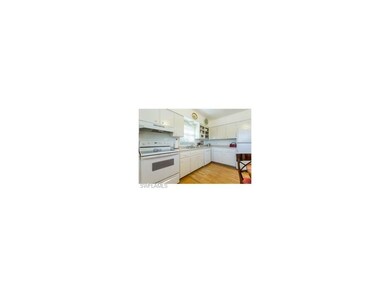 Easy care Kitchen cabinets and drawers al ready fo