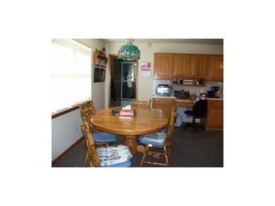 701 Sun Ct, Raymore, MO 64083 - photo 4