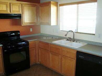 Property Photo. Appliances stay