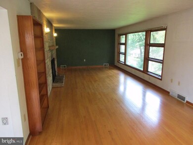 175 Johnsons Mill Rd, Berkeley Springs, WV 25411 - photo 4