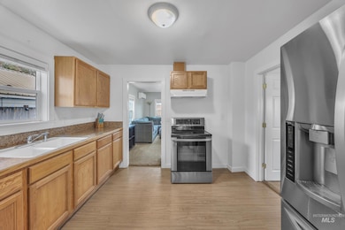 115 Riverside St, Emmett, ID 83617 - photo 2