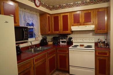 Kitchen (View 1)