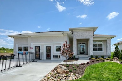 16401 S Stagecoach St, Olathe, KS 66062 - photo 3