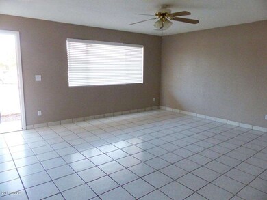 5727 W Holly St unit 7, Phoenix, AZ 85035 - photo 2