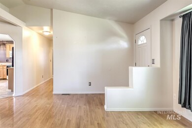 833 W Florida Ave, Nampa, ID 83686 - photo 4