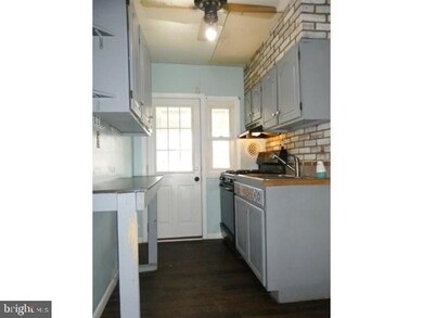 3905 Colchester Rd, Baltimore, MD 21229 - photo 7