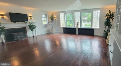 415 Arch St unit 1, Spring City, PA 19475 - photo 2