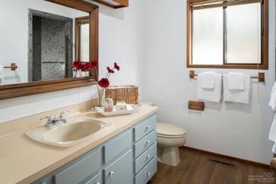 10 NW Hood Place, Bend, OR 97701 - photo 6