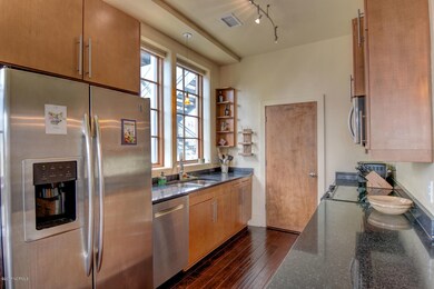 801 N 4th St Unit 406-large-002-7-DSC 71