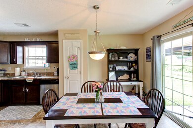 424 Gentry Crossings Blvd, Mount Washington, KY 40047 - photo 7