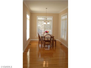 Kitchen - Kitchen dining area is an additional mor