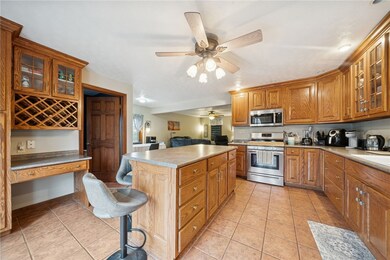 447 Washington Ave, Leechburg, PA 15656 - photo 6