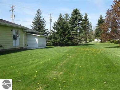 220 W Michigan Ave, Au Gres, MI 48703 - photo 5