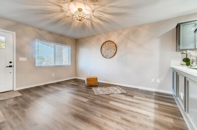 8939 N 10th Street Phoenix AZ-large-005-