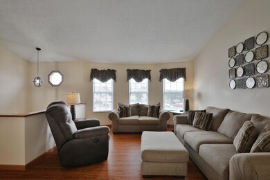 1322 Harpers Grove Ct, Columbus, OH 43223 - photo 6