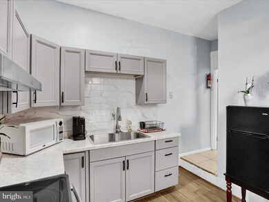 816 Douglass St, Reading, PA 19604 - photo 5