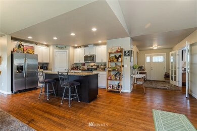 960 Hemlock Loop, Lynden, WA 98264 - photo 2