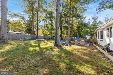 11221 Maplewood Dr, Dunkirk, MD 20754 - photo 2