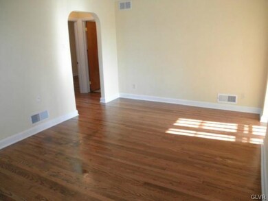 931 Tolstoy St, Freemansburg, PA 18017 - photo 6