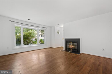 10192A Ashbrooke Ct unit 113, Oakton, VA 22124 - photo 3