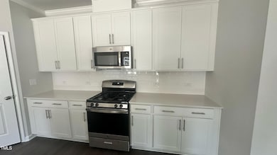 537 Hanover Shore Ln, Raleigh, NC 27610 - photo 5