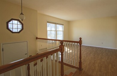 3906 Onawa Dr, Waterloo, IA 50701 - photo 2