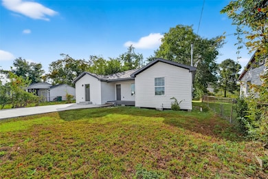 8702 Rinn St, Houston, TX 77078 - photo 4