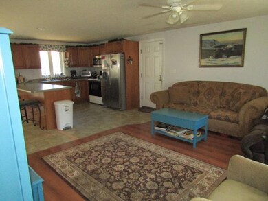 open concept livingroom/kitchen