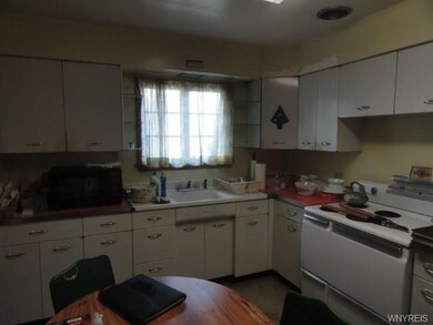 1211 Haeberle Ave, Niagara Falls, NY 14301 - photo 7