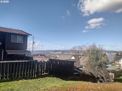 411 W E St, Rainier, OR 97048 - photo 3