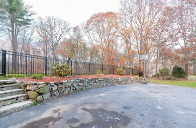 14 Redcoat Dr, Hampstead, NH 03841 - photo 4