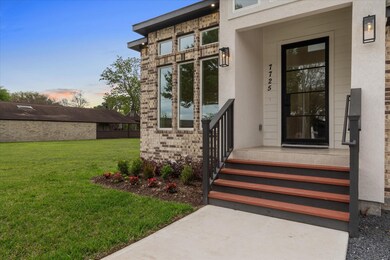 7725 Green Lawn Dr, Houston, TX 77088 - photo 4