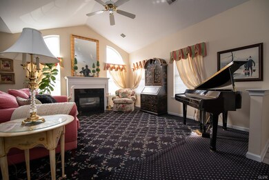 4783 Steeplechase Dr unit 9B, Macungie, PA 18062 - photo 4