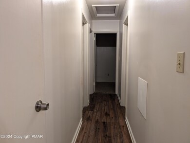 402 Mercury Dr, Bushkill, PA 18324 - photo 7