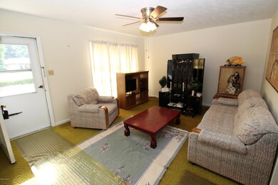 711 Dennis Ct, Jacksonville, NC 28546 - photo 2