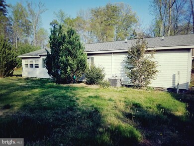 41 Greenway Dr, Colonial Beach, VA 22443 - photo 3