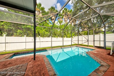 screened in swimming pool