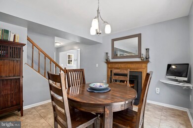 309 Felsted Ct, Sterling, VA 20165 - photo 7