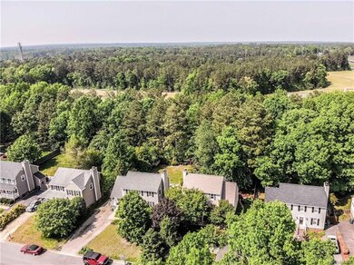 8908 Castle Point Dr, Glen Allen, VA 23060 - photo 4