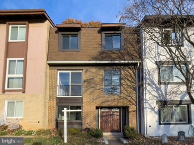 9517 Barcellona Ct, Fairfax, VA 22031 - photo 2