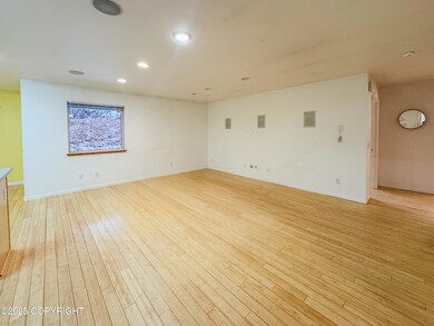 502 Rangeview-04