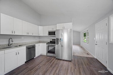 119 Siesta Rd, Carpentersville, IL 60110 - photo 4